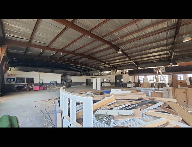 2,266M² WAREHOUSE SOLD IN EASTLEIGH